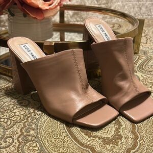 Steve Madden Women's Nude Mules Size 8 (No BOX)